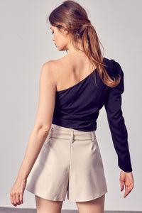 THE PAULA ONE SHOULDER TOP