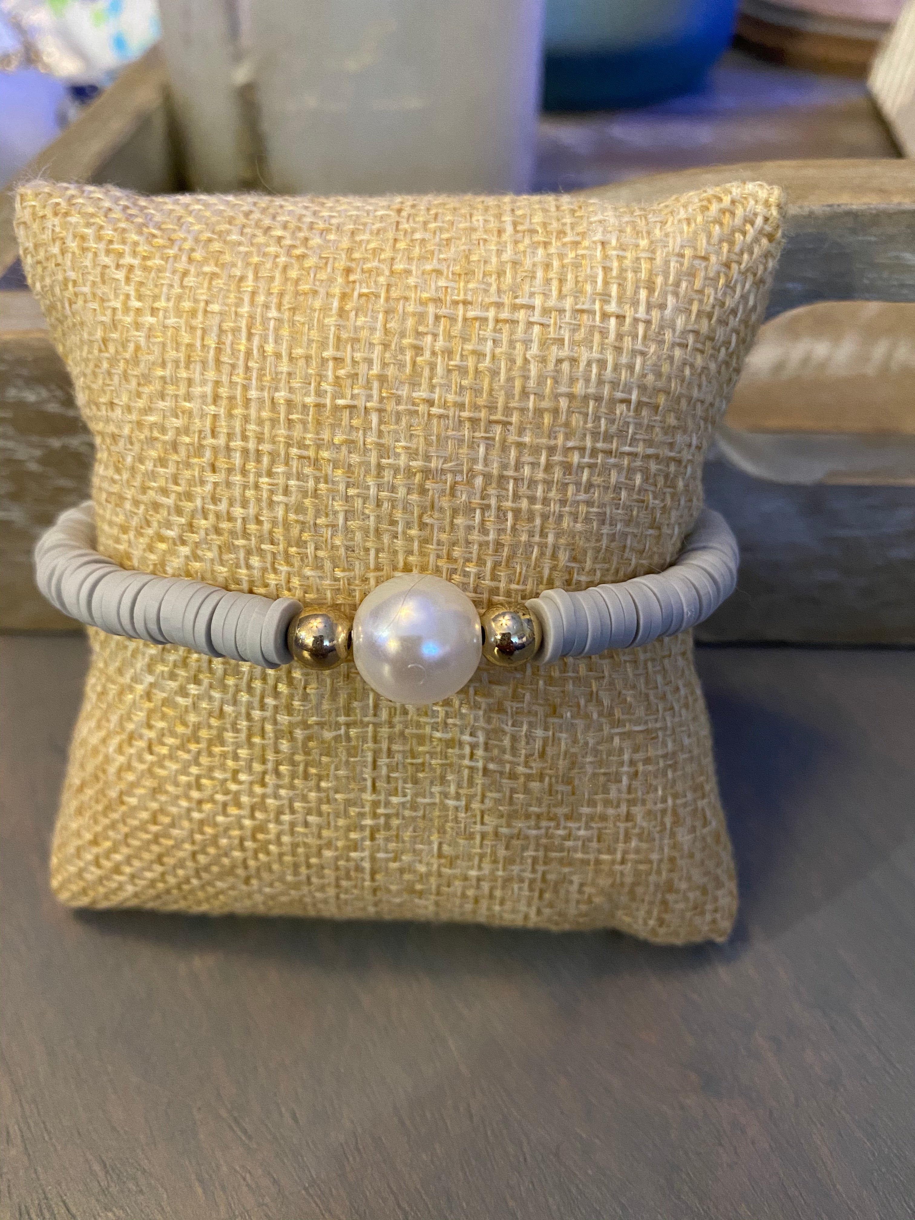 SINGLE PEARL SOLID BRACELET